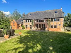 The Threshing Barn - Stunning 5 Bedroom Retreat! - Sedgeberrow