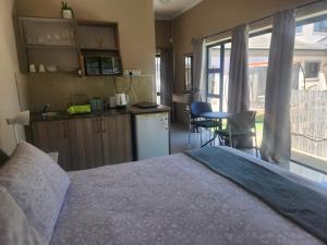 Balmoral Cottage, West Beach