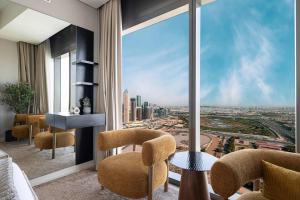 Modern 3-Bedroom Apartment with Breathtaking City Views