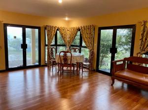 CitrusHill Family Glamping dan Villa Syariah Kebun Lemon