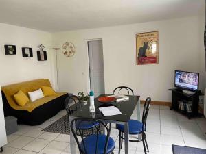 Appartements Joli appartement renove avec jardin clos : photos des chambres