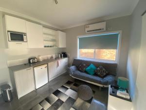 Loch Sport Holiday House - Opposite Lake Victoria