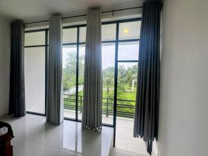 Pearl White Residency-HOTEL