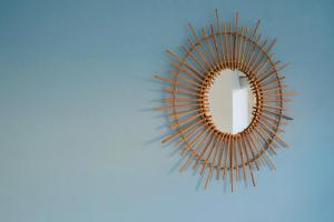 Charming room and private bathroom in home, Walking distance to Leeds city Center with free parking