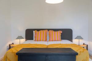 Bela de Santiago II by An Island Apart