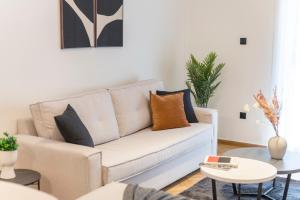 Adorable 2BR Apartment in Neos Kosmos by UPSTREET