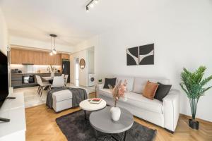 Adorable 2BR Apartment in Neos Kosmos by UPSTREET