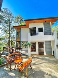 Mountain Sunctuary-BH Solo House for family or friends