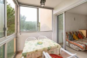 Appartements AS20399 - P2 centre ville avec parking privatif dans une residence a 150m de la plage : photos des chambres