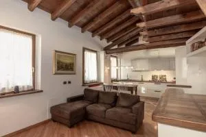 Sweet house at the old bridge of Lecco - Olginate