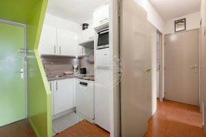 AS4273 - P2 cabine avec jolie vue Port avec piscine