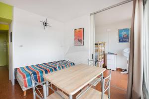 AS4273 - P2 cabine avec jolie vue Port avec piscine