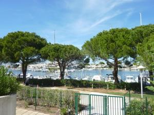 AS4273 - P2 cabine avec jolie vue Port avec piscine