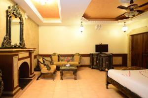 CHOKHI DHANI INDORE