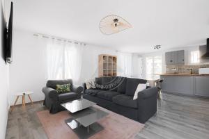 AS15280 - P3 face à la mer avec garage privé à 2 pas du Centre Ville
