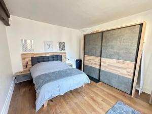 Appartements LE SAINT LOUIS - Grand T3 - Coeur de Fontainebleau - 300 m du chateau : photos des chambres