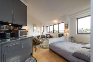 The Snug Spot - Fitzrovia - By Frankie Says