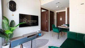 Keyrock Living - City view Luxury at Reva Residence