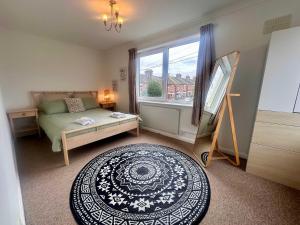 Lovely 2 Bedroom Maisonette with Parking in Tonbridge