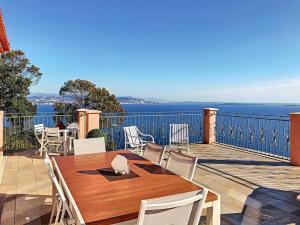 Villas Sur les hauteurs de Theoule villa avec une magnifique vue mer : photos des chambres