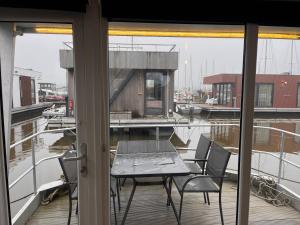Winter at our Houseboat "Oslo"
