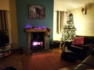 Curlew Cottage Eldwick peaceful locationyou can watch the horses