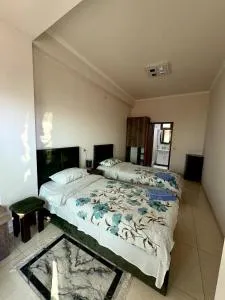 Apex International Family House - Ayntʼapʼ