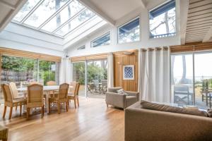 Majestueuse villa en première ligne au Pyla avec accès privé à la plage
