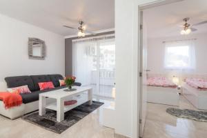 La Perla Apartments 2