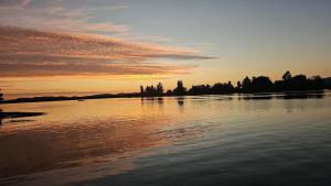 Acogedora Casa Frente al Lago Rapel