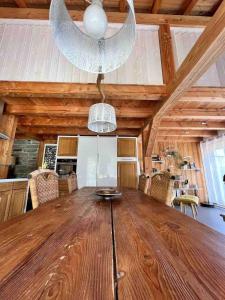 Chalets Wood chalet -Poele a bois - proche ski et telecabine : photos des chambres