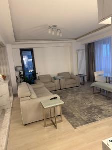 COMPASS Penthouse Mamaia lake