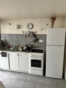Petite maison calme dans un jardin