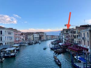 Rialto Terrace on the Grand Canal