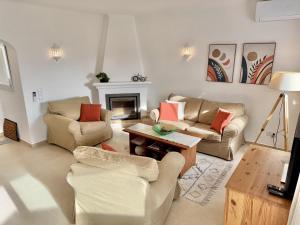 Apartment in center with pool (Colina Branca)