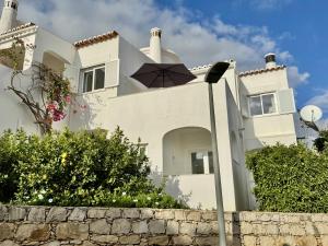 Apartment in center with pool (Colina Branca)