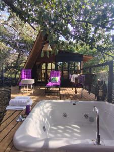 Cabaña de madera privada y romántica