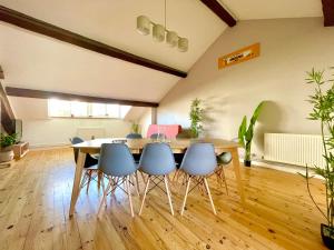 BnGo I Le Spacieux I 9 personnes, Climatisation, Parking gratuit, 3 chambres, 6 lits, Gare PartDieu, Centre de Lyon