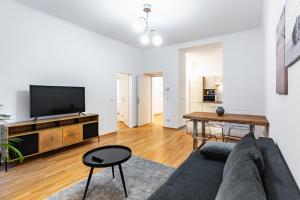 Spacious 3-room apt. 15 min to the city center