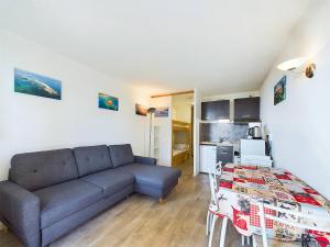 Studio refait à neuf avec balcon, garage et accès direct aux pistes, proche commerces et services - FR-1-398-623 - 2hvězdičkové hotely ve městě Montvalezan