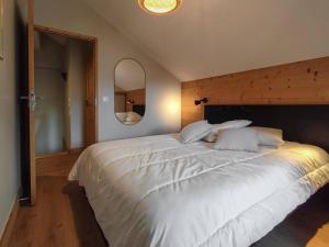 Chalets Superbe Chalet Duplex 3* avec Parking et WIFI au Pied des Pistes, Valmorel - FR-1-356-392 : photos des chambres