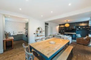 The Old Tearoom At Ty Llywelyn By Birch Stays - Trefriw