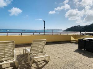 Grande terrasse vue sur la plage de Trestraou