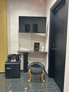 Red Rose Exclusive Rooms