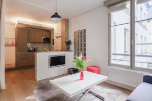 Paris Marais Bouquet Residence