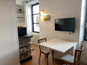 Studio moderne avec vue port, à Sauzon - FR-1-418-227