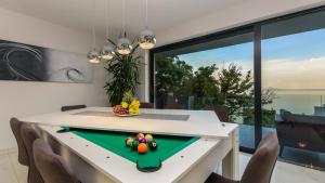 Villa The Boat for 6 plus 2 near Opatija with sea view & infinity pool at balcony