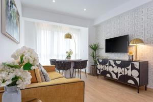 Two-Bedroom Apartment room in Genteel Home Santo Cristo