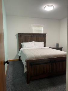 Cozy & Renovated 2 Bed Apartment