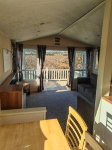 Bluebird Skies - A cosy getaway